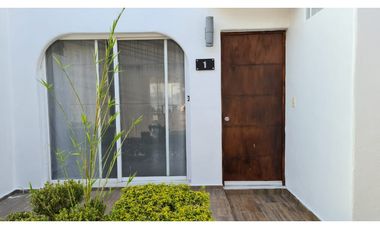 CASA EN CONDOMINIO EN VENTA A ORILLA DEL LAGO 