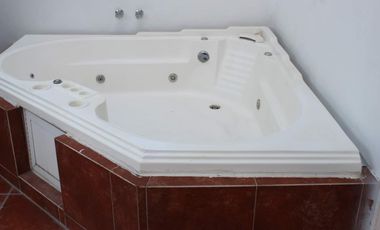 CASA EN CONDOMINIO EN VENTA A ORILLA DEL LAGO 