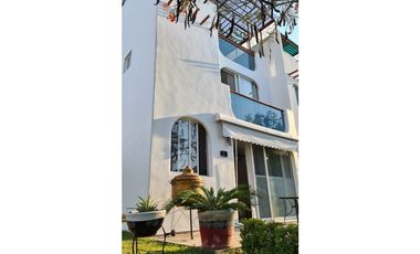 CASA EN CONDOMINIO EN VENTA A ORILLA DEL LAGO 