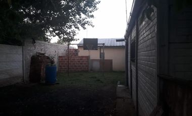 Dos viviendas sobre terreno en Ingeniero Allan, Florencio Varela, oportunidad.-