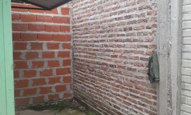 Dos viviendas sobre terreno en Ingeniero Allan, Florencio Varela, oportunidad.-