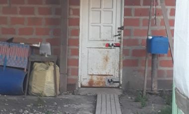 Dos viviendas sobre terreno en Ingeniero Allan, Florencio Varela, oportunidad.-