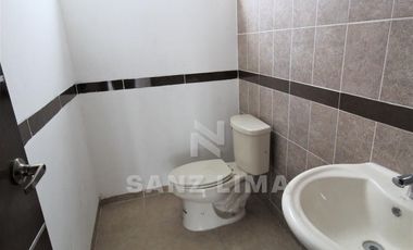 CONSTITUYENTES MODERNO LOCAL COMERCIAL CON AMPLIA SALA DE EXHIBICION EN CELAYA G