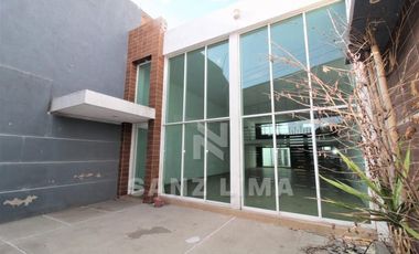 CONSTITUYENTES MODERNO LOCAL COMERCIAL CON AMPLIA SALA DE EXHIBICION EN CELAYA G