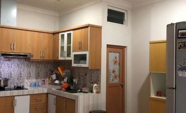 Dijual MAPLE 10x18 Premium Hoek Summarecon Bekasi LT 268