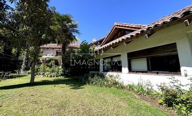 Casa en arriendo de 6D/4B en Las Condes