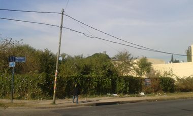 Venta de lote en Villa Luzuriaga