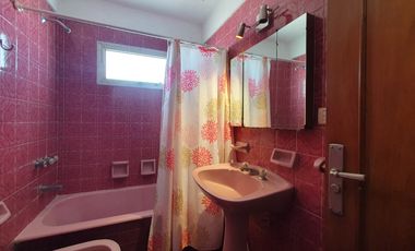 Venta - Departamento cuatro ambientes c/dep y dos cocheras en primera linea de mar - B Maritimo 5611