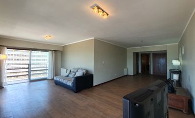 Venta - Departamento cuatro ambientes c/dep y dos cocheras en primera linea de mar - B Maritimo 5611