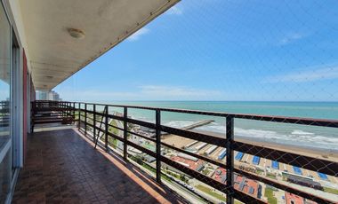 Venta - Departamento cuatro ambientes c/dep y dos cocheras en primera linea de mar - B Maritimo 5611