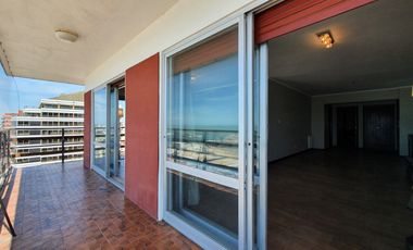 Venta - Departamento cuatro ambientes c/dep y dos cocheras en primera linea de mar - B Maritimo 5611