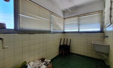 Venta - Departamento cuatro ambientes c/dep y dos cocheras en primera linea de mar - B Maritimo 5611