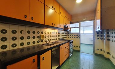 Venta - Departamento cuatro ambientes c/dep y dos cocheras en primera linea de mar - B Maritimo 5611