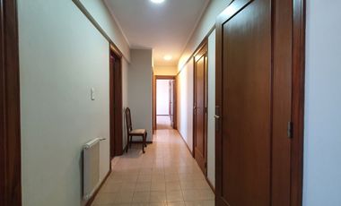 Venta - Departamento cuatro ambientes c/dep y dos cocheras en primera linea de mar - B Maritimo 5611