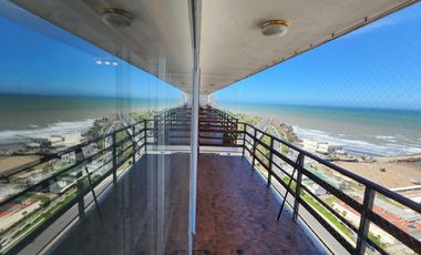 Venta - Departamento cuatro ambientes c/dep y dos cocheras en primera linea de mar - B Maritimo 5611