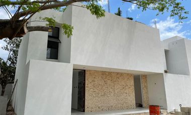 Venta de Casa Tipo Townhouse en Zona Norte de Mérida, Chuburná de Hidalgo