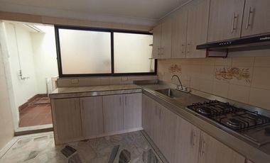 apartamento en arriendo en santa rita. Cod A119985