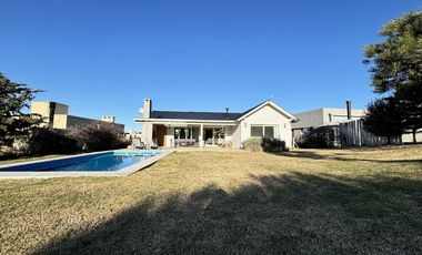 Casa en Alquiler- Golf 1 Lote 77- Costa Esmeralda