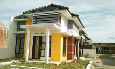 Promo Rumah Modern di Azvina dekat SMK Mutu Gondanglegi