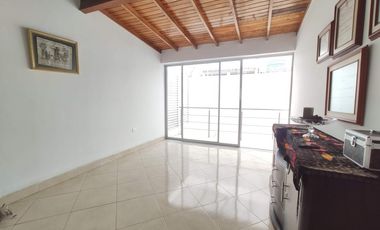 casa en venta en av. libertadores. Cod V24224