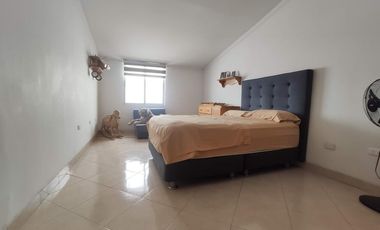 casa en venta en av. libertadores. Cod V24224