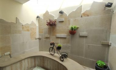 casa en venta en av. libertadores. Cod V24224