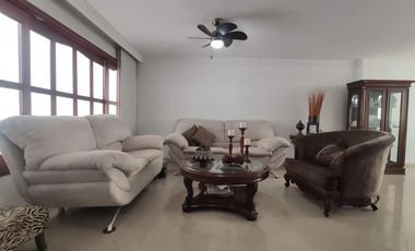 casa en venta en av. libertadores. Cod V24224