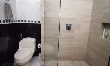 casa en venta en av. libertadores. Cod V24224