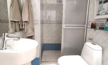 casa en venta en av. libertadores. Cod V24224