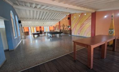 edificio en arriendo en el centro. Cod A121247