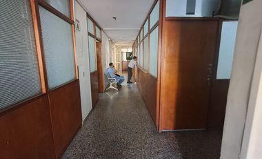 edificio en arriendo en el centro. Cod A121247