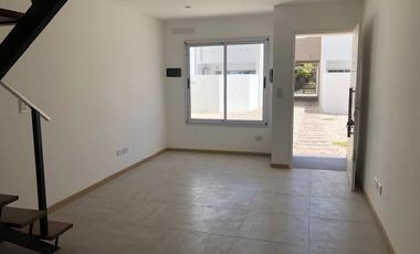 DUPLEX VENTA ITUZAINGO