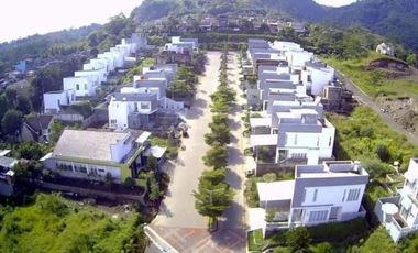 Rumah mewah elite dijual murah view kota bandung cantik dkt UNPAD di Sumedang