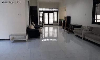 Rumah siap huni , bagus Jln Jemursari