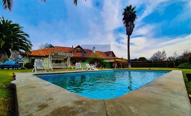Casa en venta de 6 dorm. en Melipilla