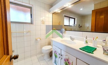 Casa en venta de 6 dorm. en Melipilla