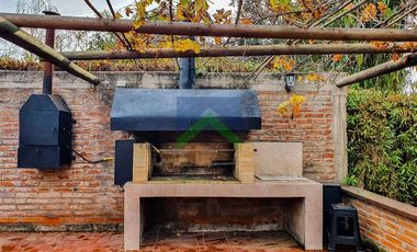 Casa en venta de 6 dorm. en Melipilla