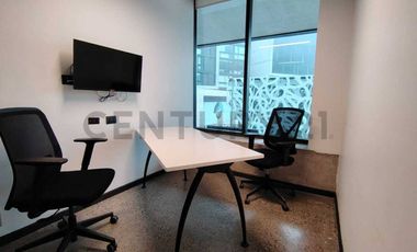 EXCLUSIVA Y ESPACIOSA OFICINA EN ARRIENDO EN LA DEHESA