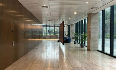 EXCLUSIVA Y ESPACIOSA OFICINA EN ARRIENDO EN LA DEHESA