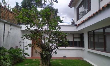 VENDO CASA REMODELADA SECTOR EXCLUSIVO SANTA ANA OCCIDENTAL BOGOT