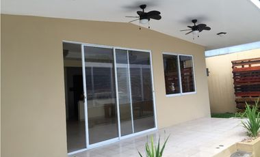 SE VENDE HERMOSA CASA EN RIO ABAJO 3REC 200M2