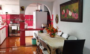 En venta linda casa  y departamento, entrada a Carapungo