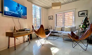 Casa de 3 o más AMBIENTES ubicada a  350 metros de la Avenida Tomás Espora.