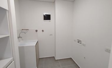 apartamento en arriendo en loma de las brujas. Cod A9432625