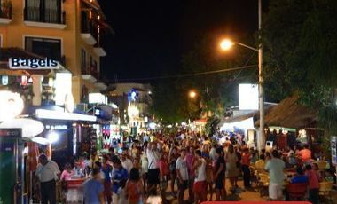 Inversion comercial, locales venta en la Quinta Avenida de Playa del Carmen.