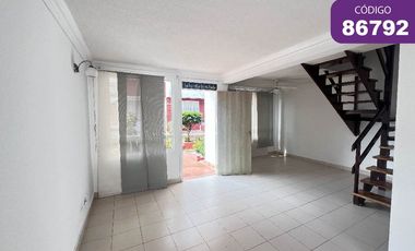 casa condominio en arriendo en villa carolina. Cod A86792