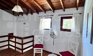 Duplex tipo casa de 3 ambientes en Complejo con Pileta