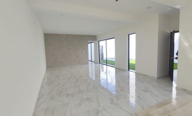 Casa en venta con alberca Fracc. Palmas, Medellín de Bravo,Ver.  $4,200,000