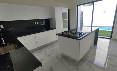 Casa en venta con alberca Fracc. Palmas, Medellín de Bravo,Ver.  $4,200,000
