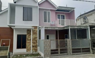 Rumah Desain Mezanine di Magersari, Mojokerto